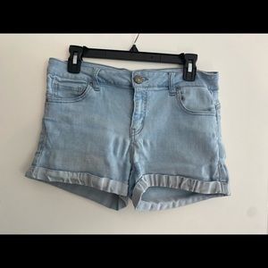 Woman denim shorts